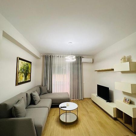 Lovely Apartment, Free Parking Tirana Zewnętrze zdjęcie